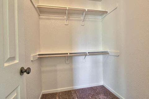 Master Walk-In